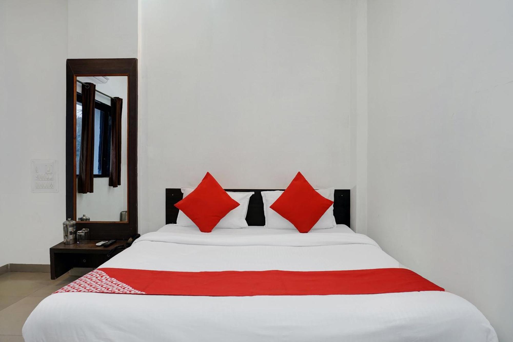 Super Hotel O Shirdi Sai Inn Экстерьер фото