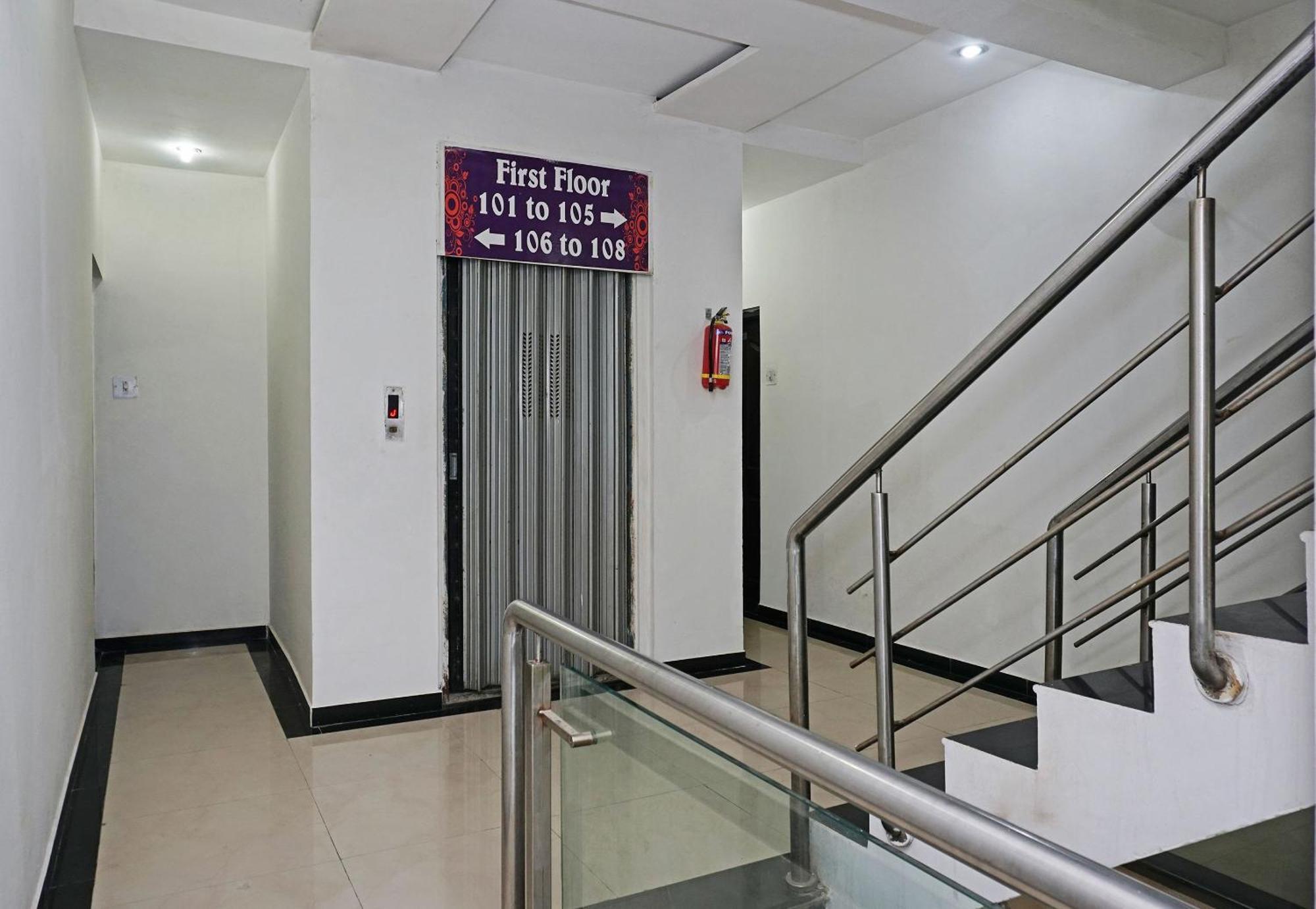 Super Hotel O Shirdi Sai Inn Экстерьер фото