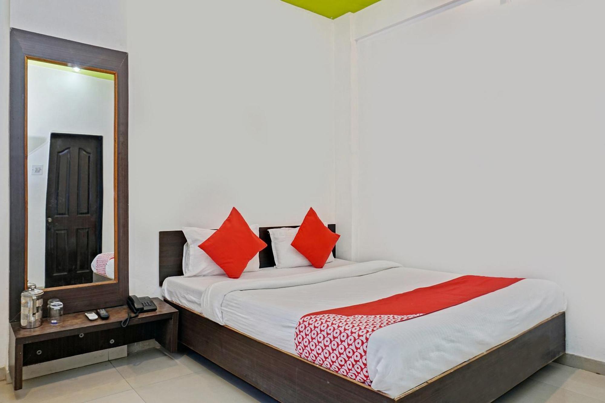 Super Hotel O Shirdi Sai Inn Экстерьер фото