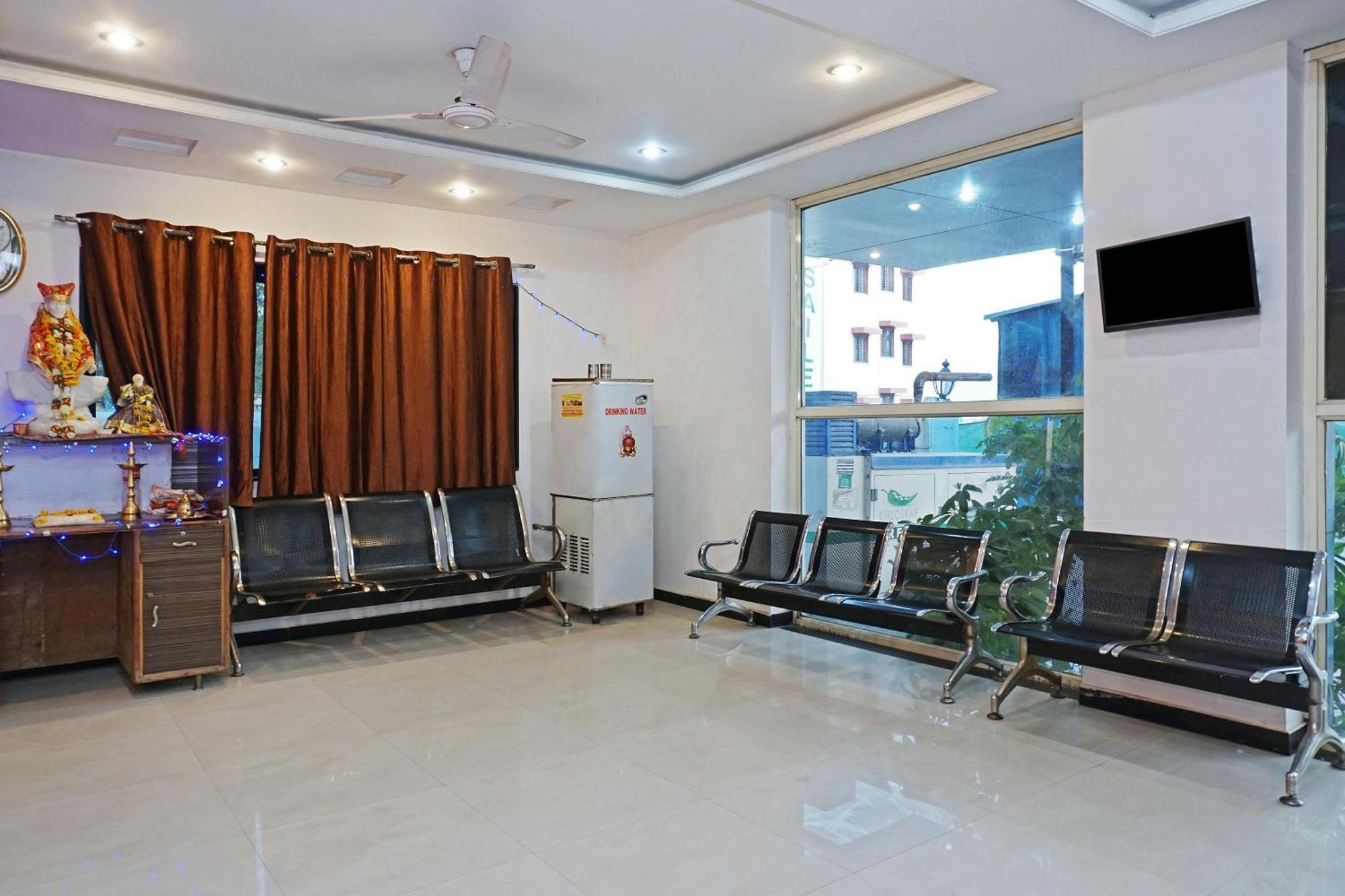 Super Hotel O Shirdi Sai Inn Экстерьер фото